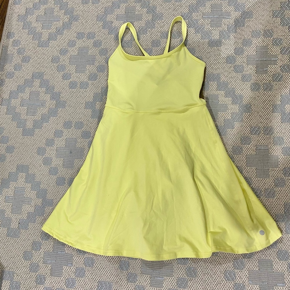 EUC Yellow Z by Zella tennis/athletic dress with built in shorts